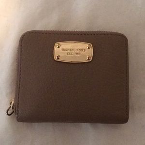 Michael kors wallet